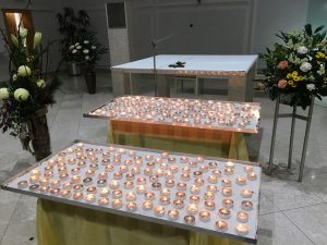 Gedenkfeier Hospiz 2017 - für jeden Verstorbenen ein Foto