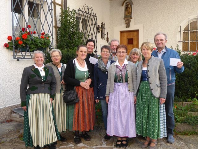 Spende von den Ischler Goldhauben und Bäurinnen